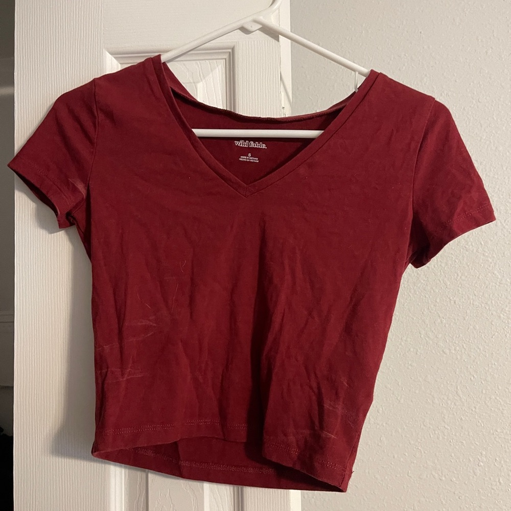 Red cropped t shirt
